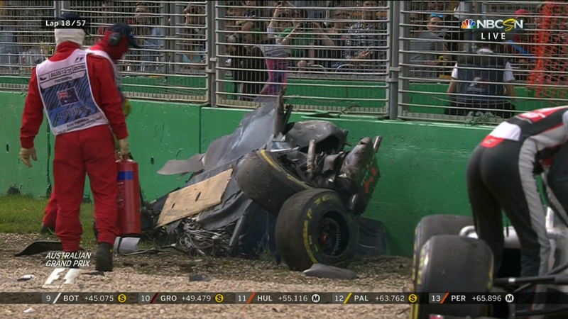 Illustration for article titled Fernando Alonso Walks Away From Devastating Wreck At Australian Grand Prix